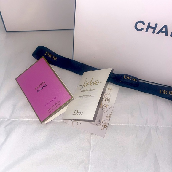 CHANEL White Gift Box & Shopping Bag Authentic. Two samples and Dior ribbon - Picture 2 of 8